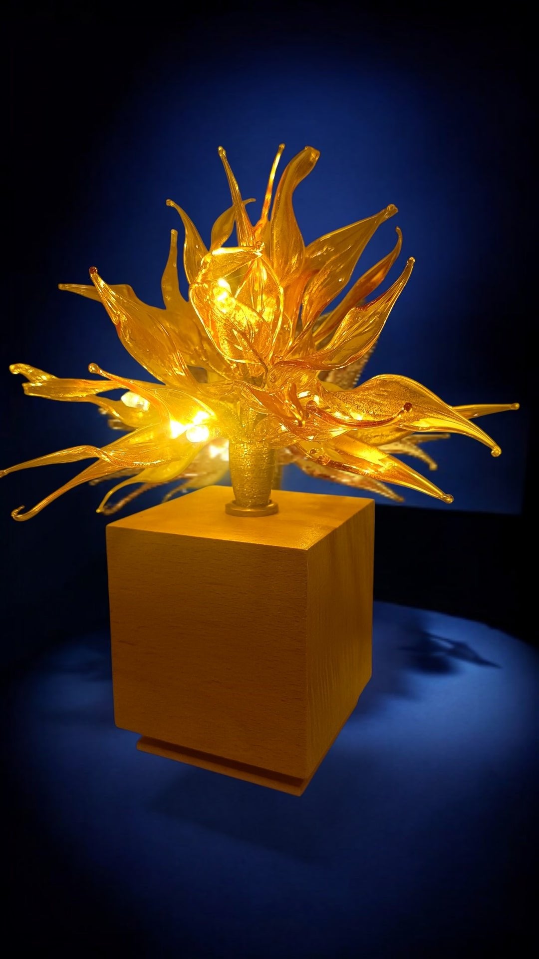 Illuminazione d'autore Lampade in Vetro di Murano e Legno  Collezione Luce Artigianale - MantoanMurano